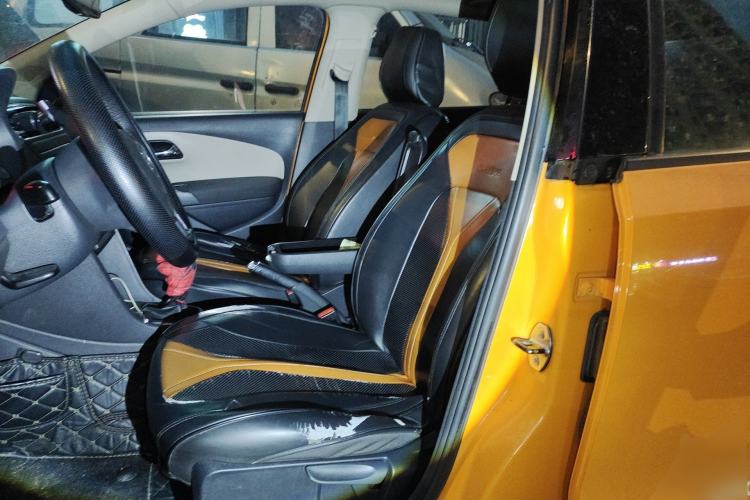 Used Volkswagen Polo 2012 1.6L Cross Polo MT Left Front Seat