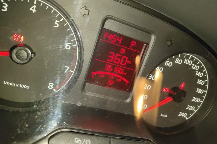 Used Volkswagen Polo 2012 1.6L Cross Polo Automatic Transmission Odometer Close Up