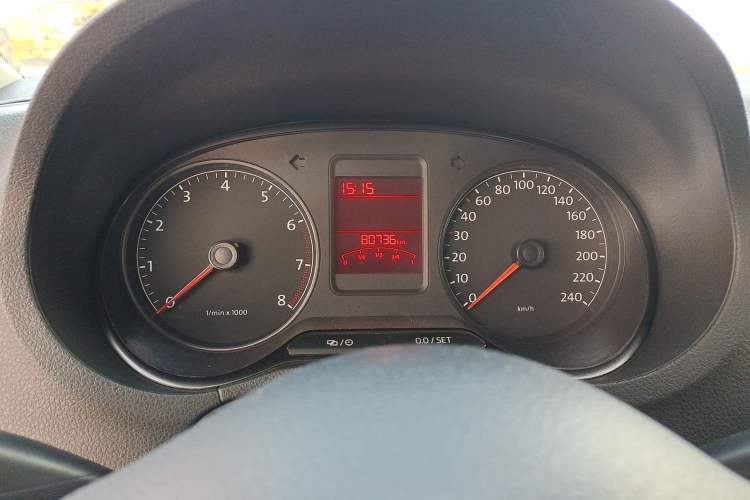 Used Volkswagen Polo 2012 1.6L Cross Polo MT Odometer Close Up