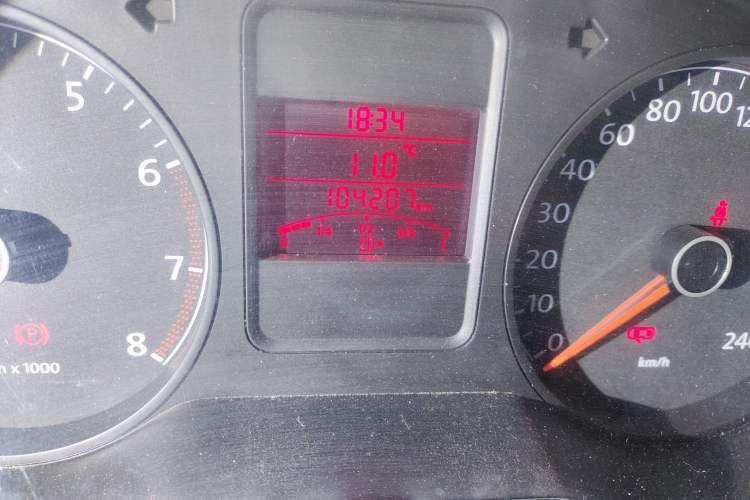 Used Volkswagen Polo 2012 1.6L Cross Polo MT Odometer Close Up