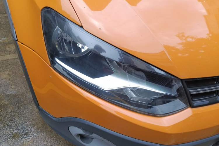 Used Volkswagen Polo 2012 1.6L Cross Polo Automatic Transmission Right Front Headlight