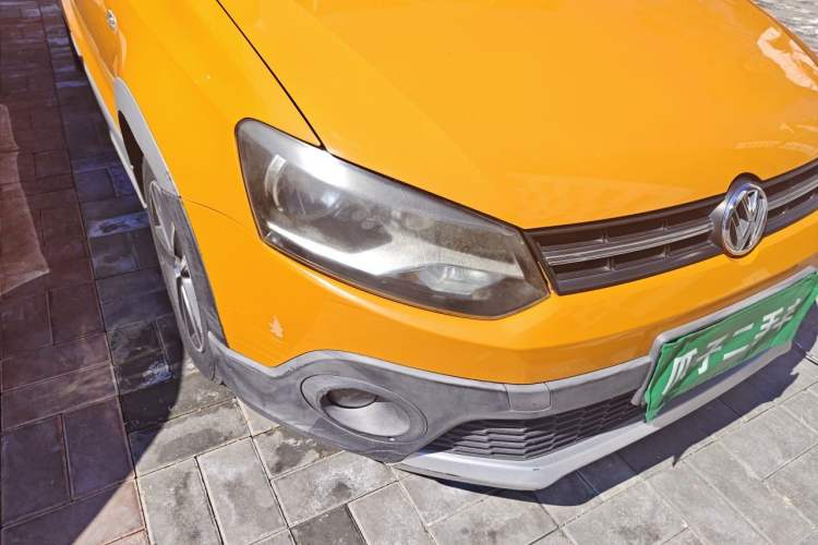 Used Volkswagen Polo 2012 1.6L Cross Polo Automatic Transmission Right Front Headlight