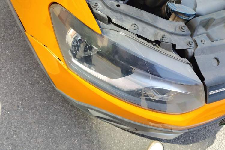 Used Volkswagen Polo 2012 1.6L Cross Polo Automatic Transmission Right Front Headlight