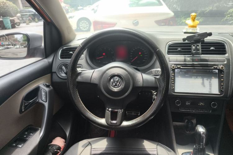 Used Volkswagen Polo 2012 1.6L Cross Polo Automatic Transmission Steering Wheel