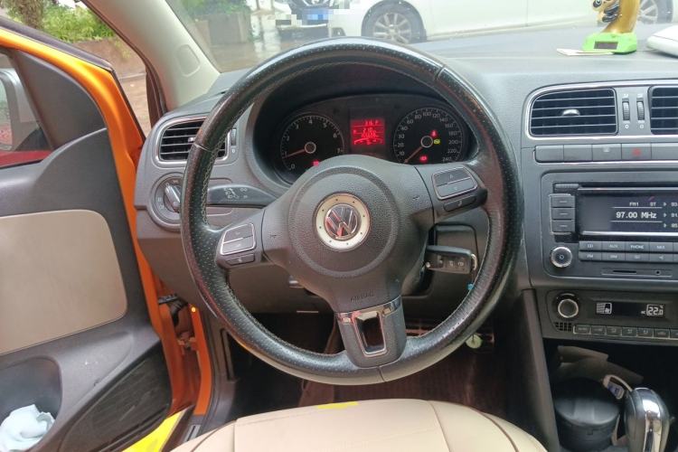 Used Volkswagen Polo 2012 1.6L Cross Polo Automatic Transmission Steering Wheel