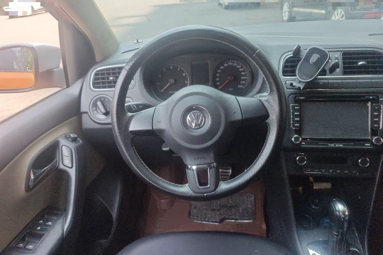 Used Volkswagen Polo 2012 1.6L Cross Polo Automatic Transmission Steering Wheel