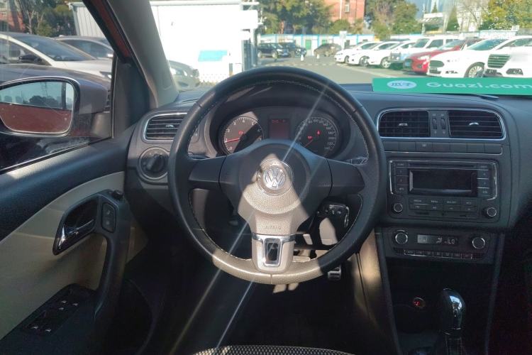 Used Volkswagen Polo 2012 1.6L Cross Polo Automatic Transmission Steering Wheel