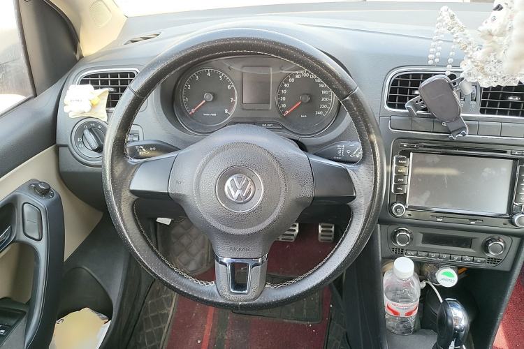 Used Volkswagen Polo 2012 1.6L Cross Polo Automatic Transmission Steering Wheel