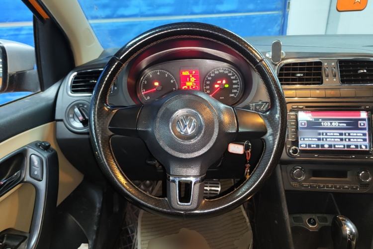 Used Volkswagen Polo 2012 1.6L Cross Polo Automatic Transmission Steering Wheel