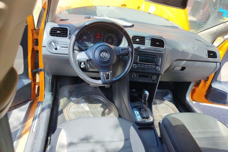 Used Volkswagen Polo 2012 1.6L Cross Polo Automatic Transmission Steering Wheel