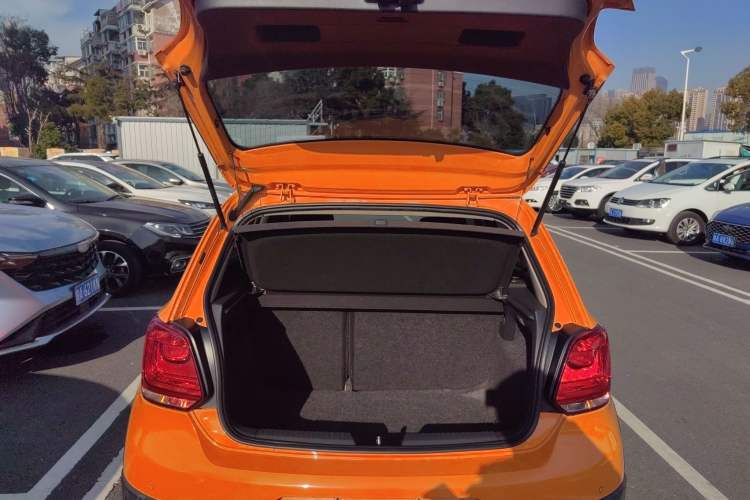 Used Volkswagen Polo 2012 1.6L Cross Polo Automatic Transmission Trunk