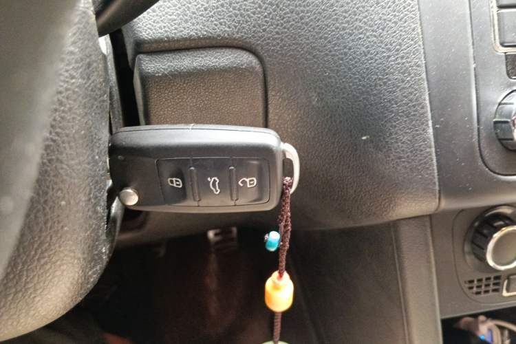 Used Volkswagen Polo 2012 1.6L Cross Polo Automatic Transmission Vehicle Key