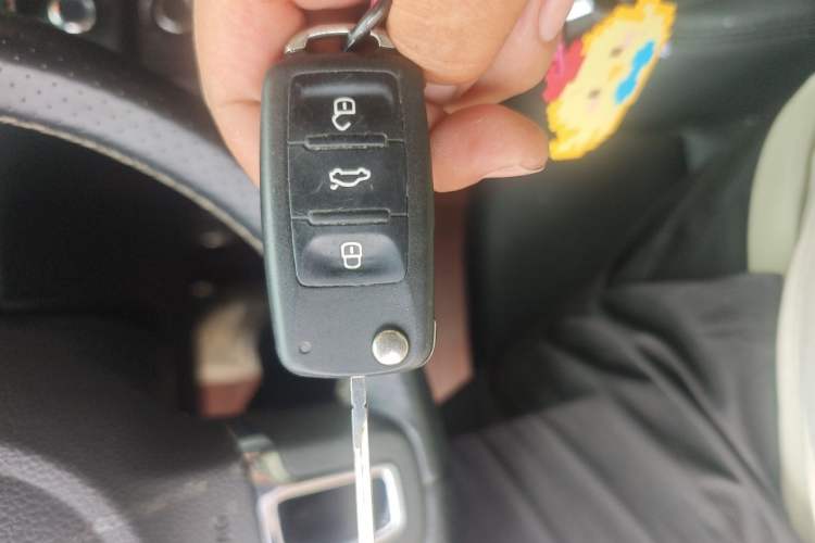 Used Volkswagen Polo 2012 1.6L Cross Polo Automatic Transmission Vehicle Key