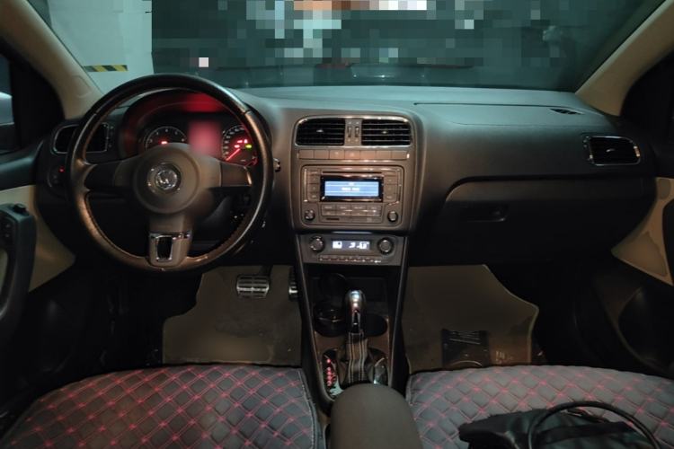 Used Volkswagen Polo 2012 1.6L Cross Polo Automatic Transmission Center Console