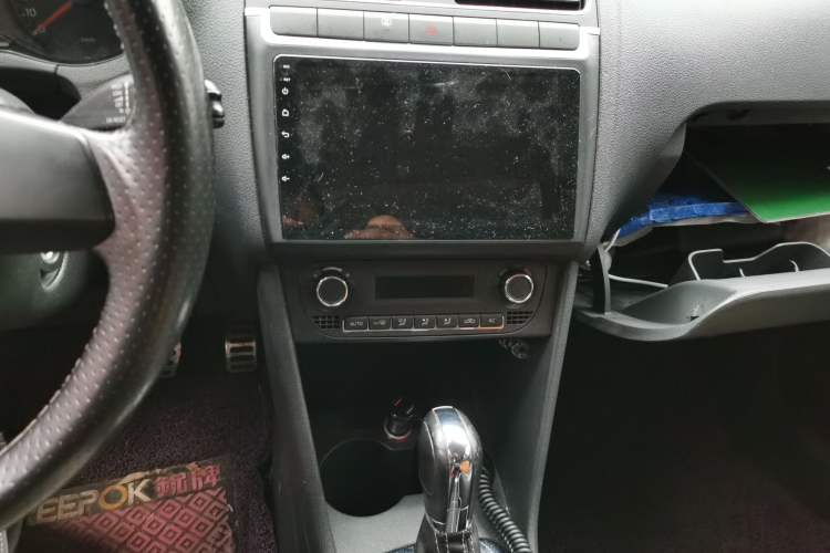 Used Volkswagen Polo 2012 1.6L Cross Polo Automatic Transmission Audio And AC Panel