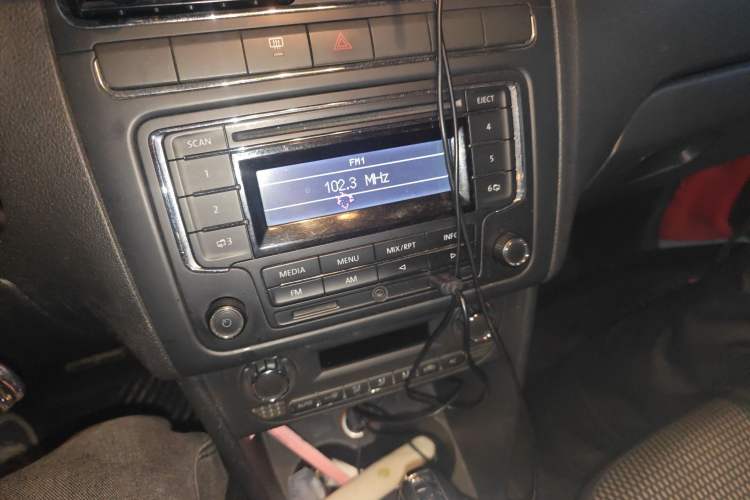 Used Volkswagen Polo 2012 1.6L Cross Polo Automatic Transmission Audio And AC Panel