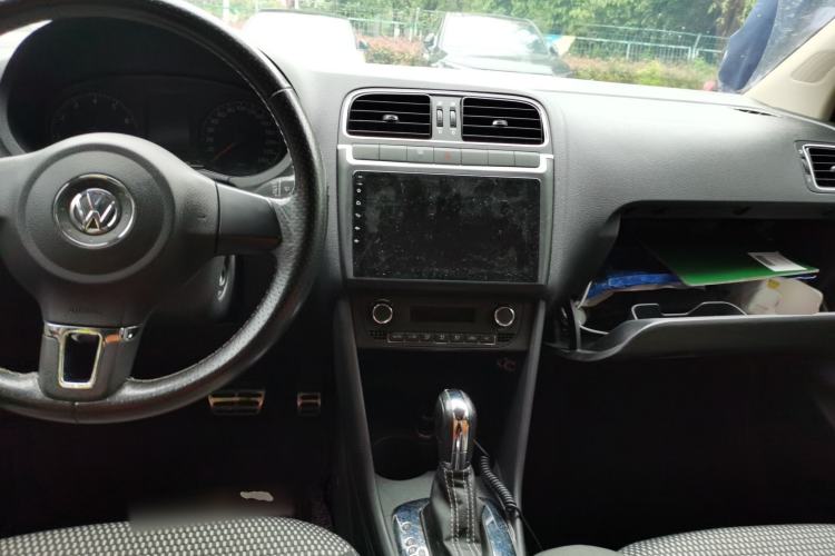 Used Volkswagen Polo 2012 1.6L Cross Polo Automatic Transmission Center Console