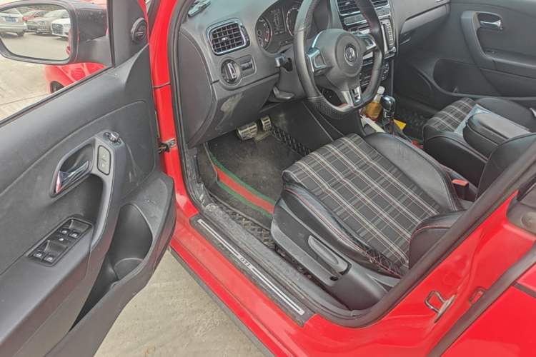 Used Volkswagen Polo 2012 1.4TSI GTI Driver Seat