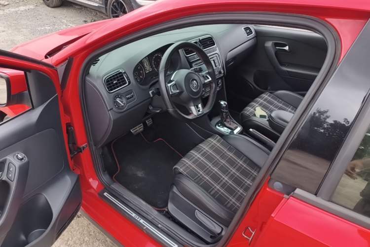 Used Volkswagen Polo 2012 1.4TSI GTI Driver Seat