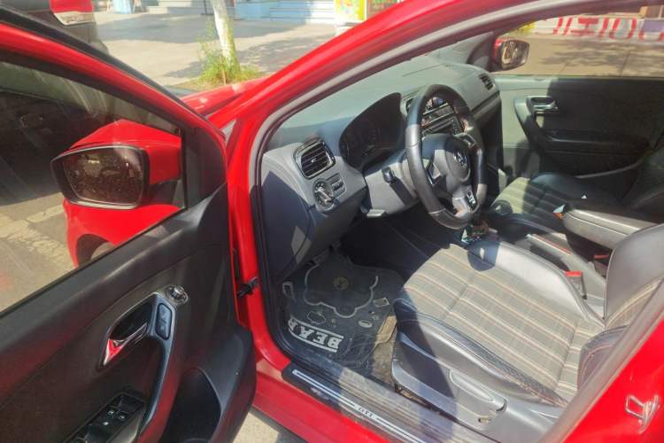 Used Volkswagen Polo 2012 1.4TSI GTI Driver Seat