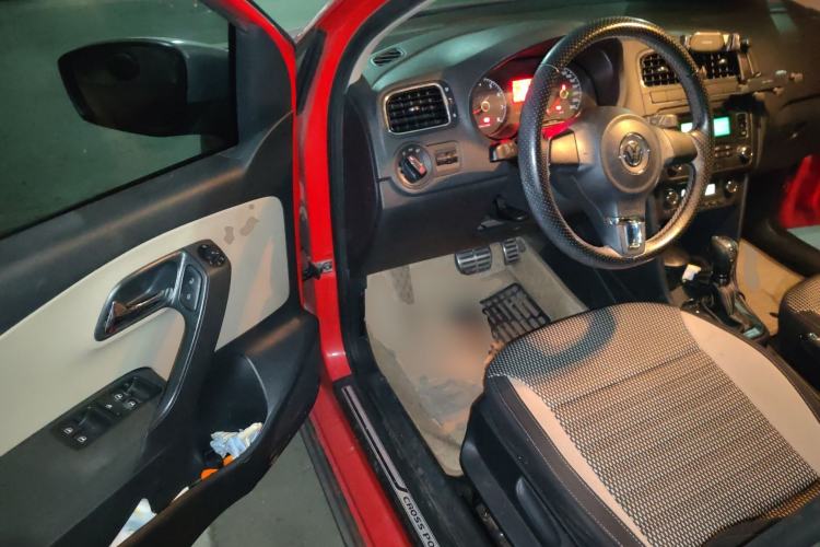 Used Volkswagen Polo 2012 1.6L Cross Polo Automatic Transmission Driver Seat