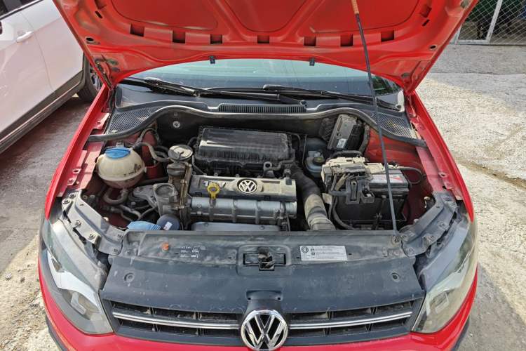 Used Volkswagen Polo 2012 1.6L Cross Polo Automatic Transmission Engine Bay