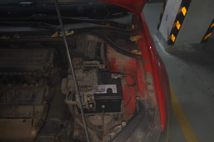 Used Volkswagen Polo 2012 1.6L Cross Polo Automatic Transmission Engine Bay Left