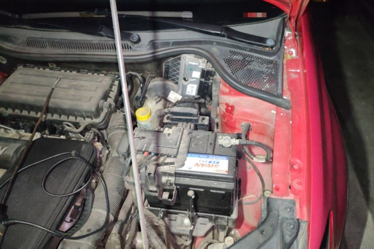 Used Volkswagen Polo 2012 1.6L Cross Polo Automatic Transmission Engine Bay Left