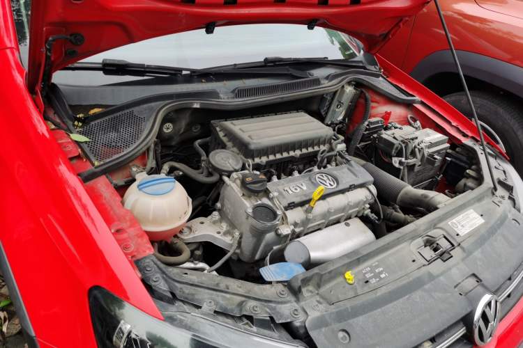 Used Volkswagen Polo 2012 1.6L Cross Polo Automatic Transmission Engine Bay Right