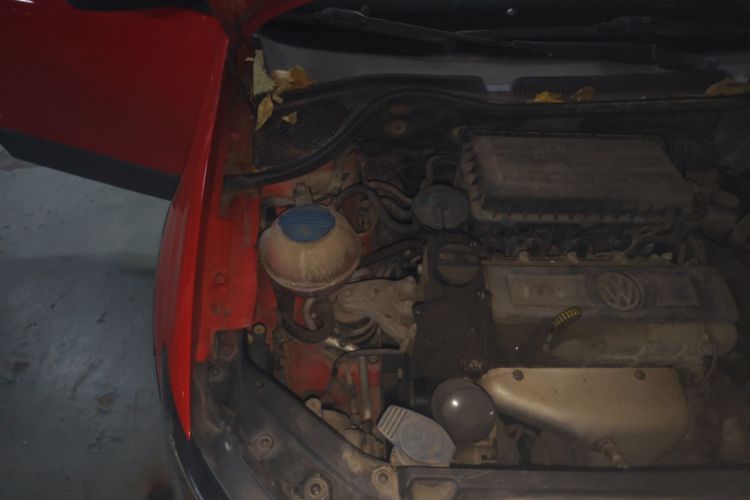 Used Volkswagen Polo 2012 1.6L Cross Polo Automatic Transmission Engine Bay Right