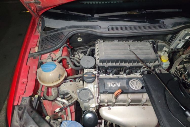 Used Volkswagen Polo 2012 1.6L Cross Polo Automatic Transmission Engine Bay Right