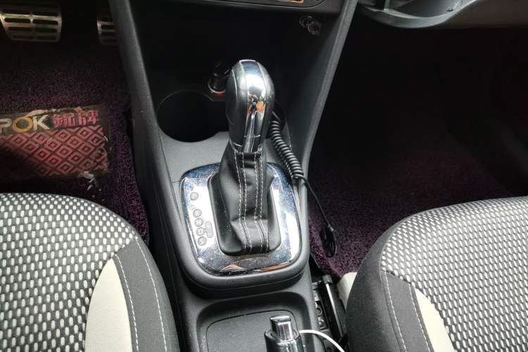 Used Volkswagen Polo 2012 1.6L Cross Polo Automatic Transmission Gear Lever