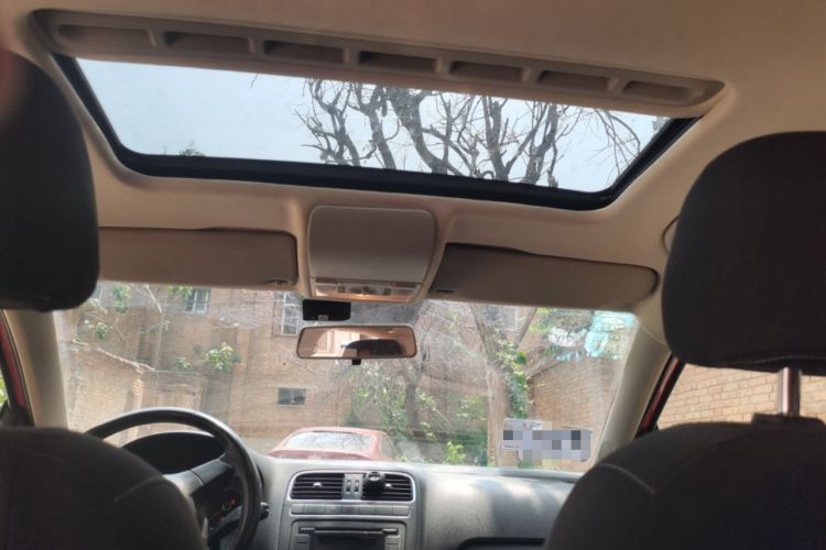 Used Volkswagen Polo 2012 1.6L Cross Polo MT Headliner