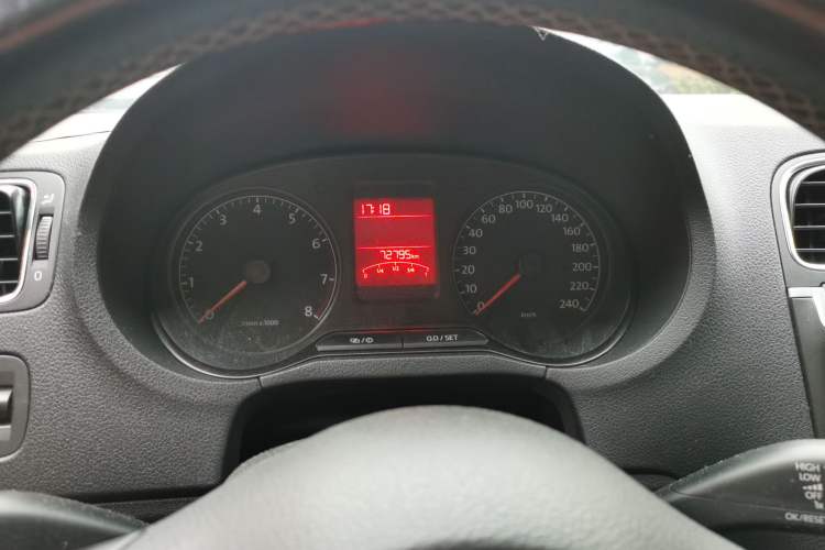 Used Volkswagen Polo 2012 1.6L Cross Polo Automatic Transmission Instrument Cluster