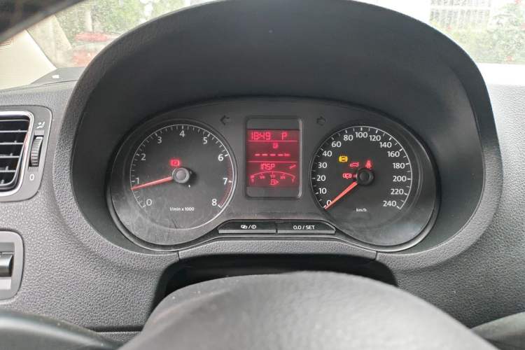 Used Volkswagen Polo 2012 1.6L Cross Polo Automatic Transmission Instrument Cluster