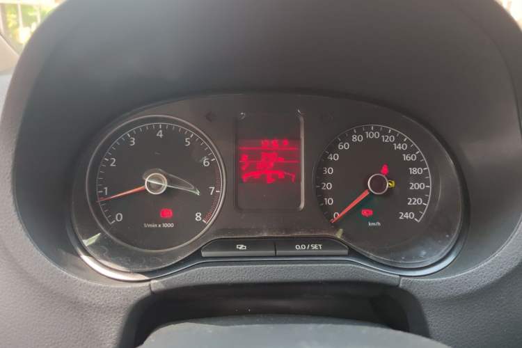 Used Volkswagen Polo 2012 1.6L Cross Polo Automatic Transmission Instrument Cluster