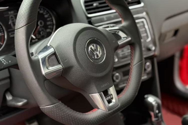 Used Volkswagen Polo 2012 1.4TSI GTI Interior 1