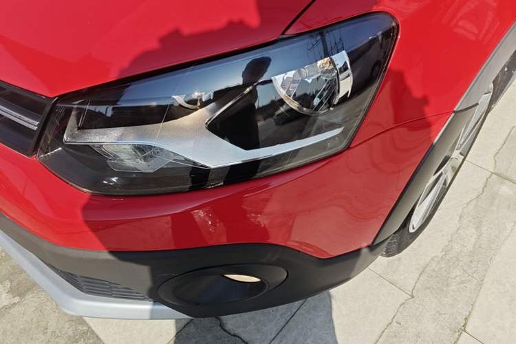 Used Volkswagen Polo 2012 1.6L Cross Polo Automatic Transmission Left Front Headlight