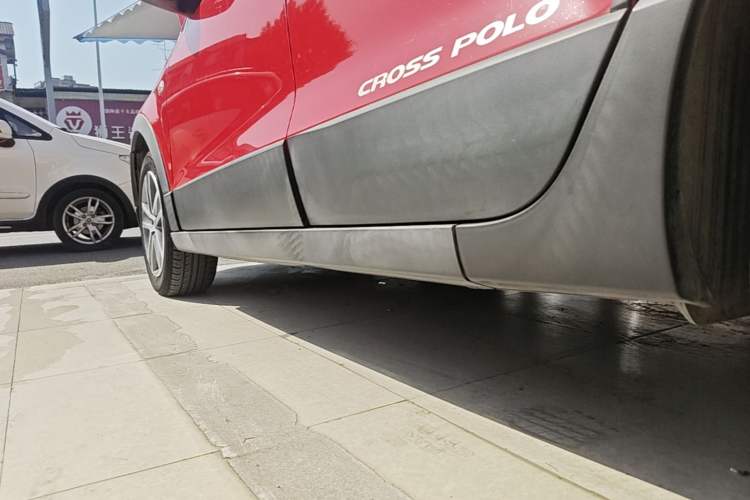 Used Volkswagen Polo 2012 1.6L Cross Polo Automatic Transmission Left Side Sill