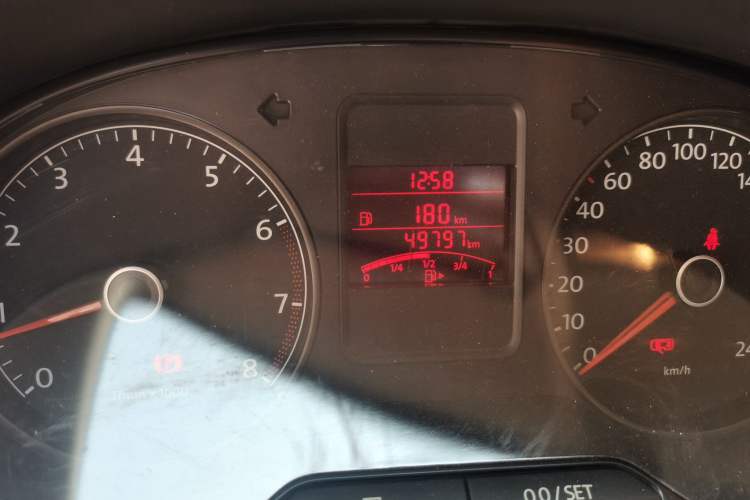 Used Volkswagen Polo 2012 1.6L Cross Polo MT Odometer Close Up