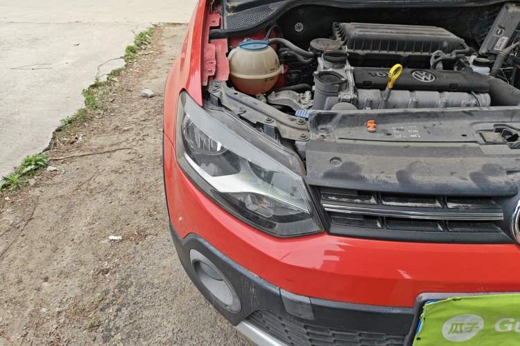 Used Volkswagen Polo 2012 1.6L Cross Polo Automatic Transmission Right Front Headlight