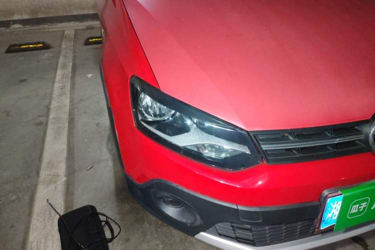 Used Volkswagen Polo 2012 1.6L Cross Polo Automatic Transmission Right Front Headlight