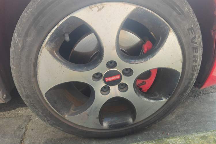 Used Volkswagen Polo 2012 1.4TSI GTI Right Front Wheel Hub
