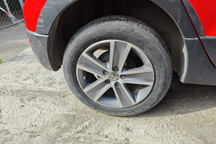 Used Volkswagen Polo 2012 1.6L Cross Polo Automatic Transmission Right Rear Wheel Hub