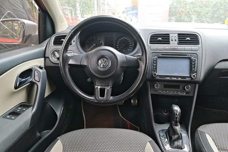 Used Volkswagen Polo 2012 1.6L Cross Polo Automatic Transmission Steering Wheel