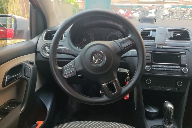Used Volkswagen Polo 2012 1.6L Cross Polo Automatic Transmission Steering Wheel