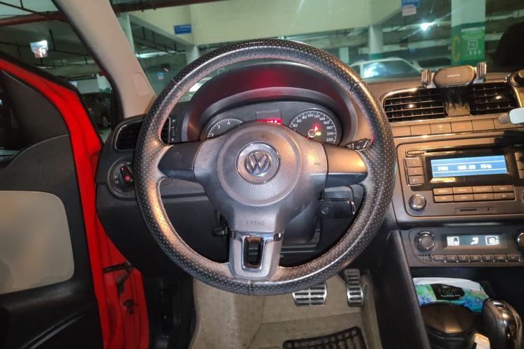 Used Volkswagen Polo 2012 1.6L Cross Polo Automatic Transmission Steering Wheel