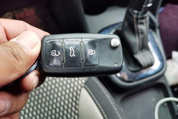 Used Volkswagen Polo 2012 1.6L Cross Polo Automatic Transmission Vehicle Key