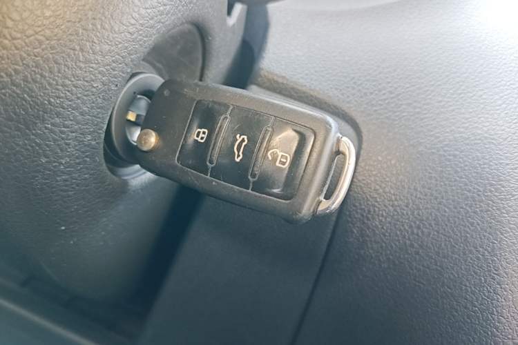 Used Volkswagen Polo 2012 1.6L Cross Polo Automatic Transmission Vehicle Key