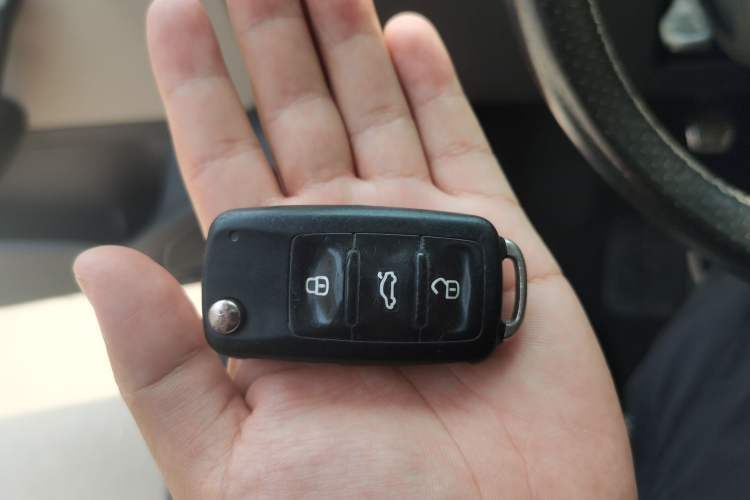 Used Volkswagen Polo 2012 1.6L Cross Polo MT Vehicle Key